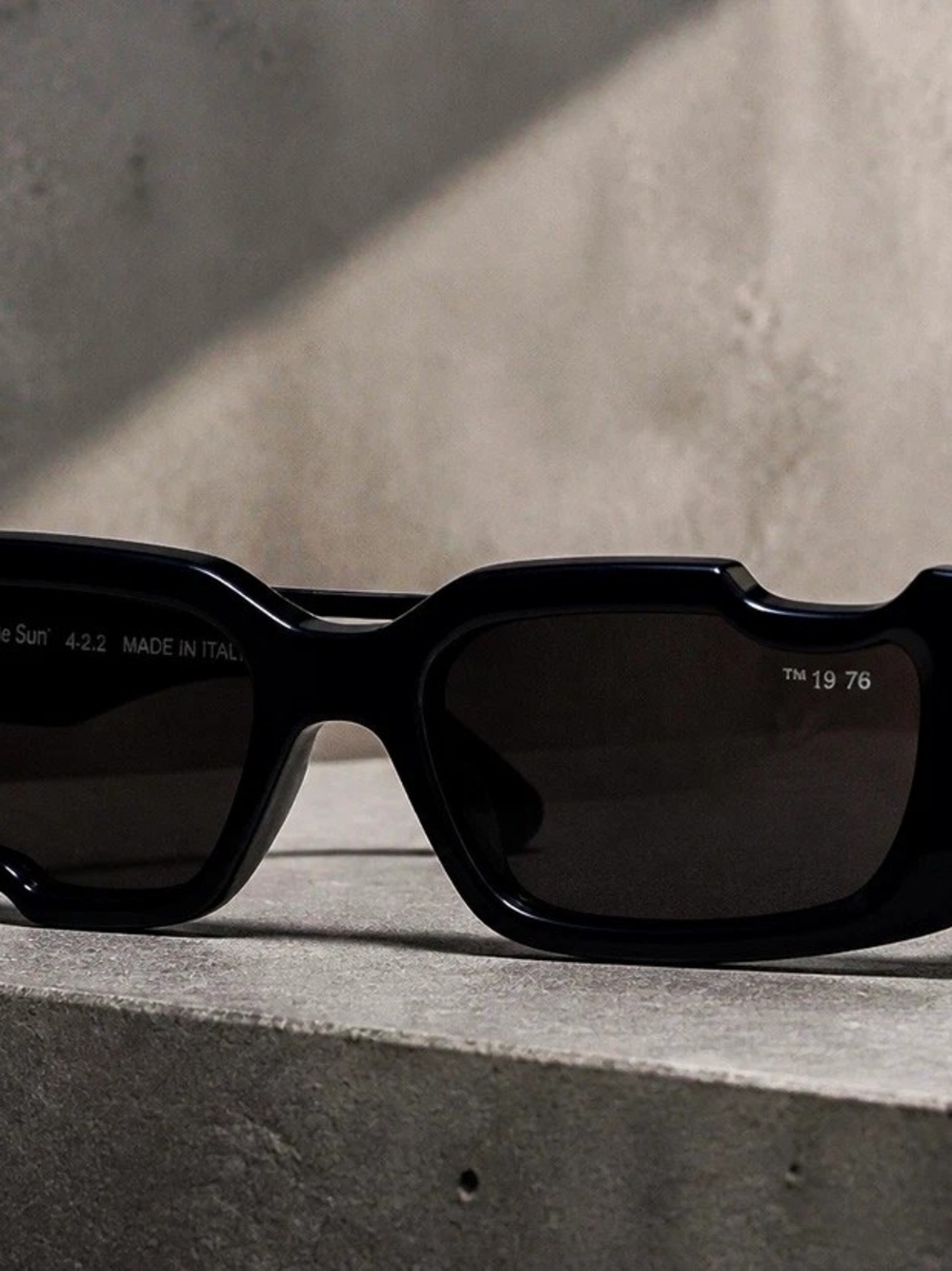 Off-White Men's Rectangle Sunglasses Black Plastic Frame Gray Tinted Lenses